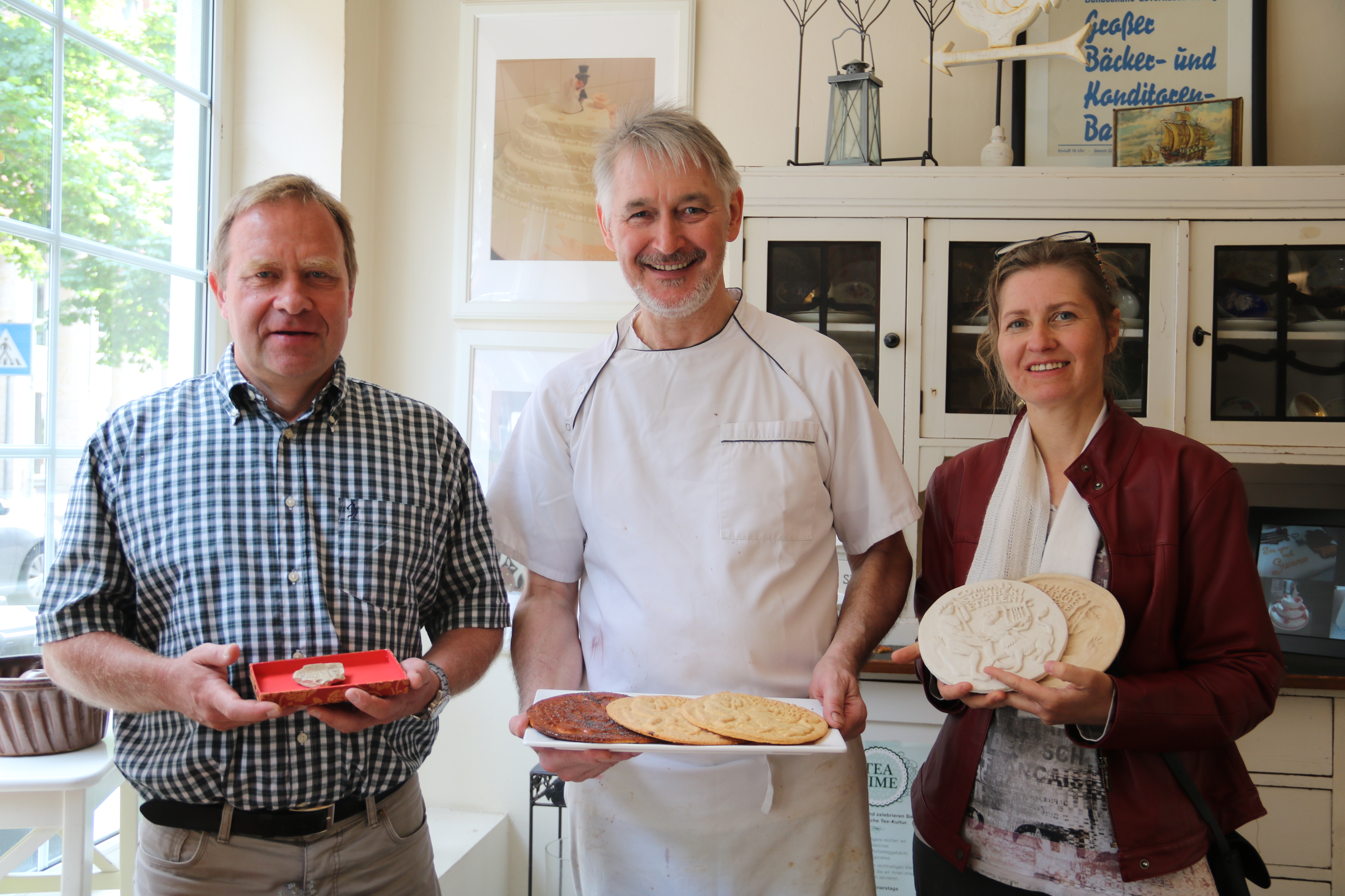 Dr. Carl Pause, Konditormeister Michael Wegel und Kommunikationsdesignerin Susanne Lechner.jpg