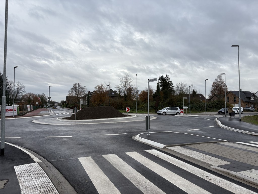 Frühzeitige Fertigstellung des Kreisverkehrs in Hoisten