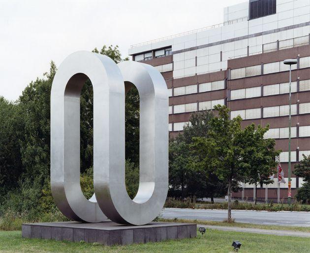 Edelstahlskulptur von J. Neuhaus, Südbrücke, 1997