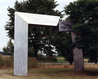 Arc von Christoph Böllinger, Grünfläche zwischen Forumstr. und Bonner Str. Neuss-Norf, 1990