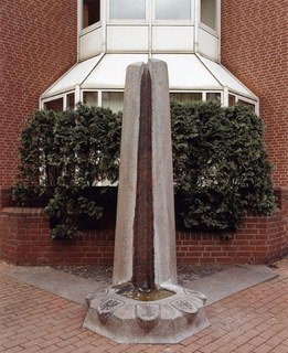 Ostdeutscher Gedenkstein von W. Kuhn, Platz der Deutschen Einheit, 1988