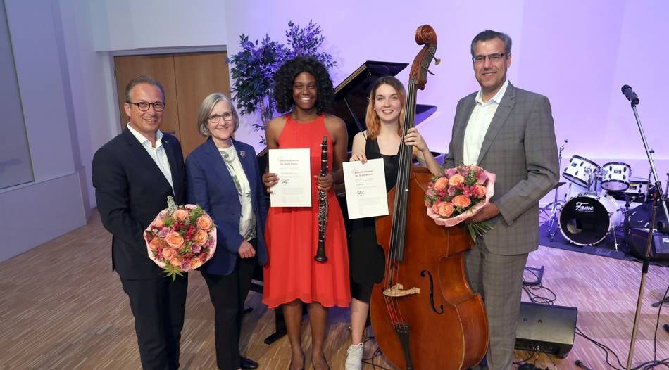 Jilian Mirja Kuhn und Ursula Wienken erhalten Kunstförderpreis